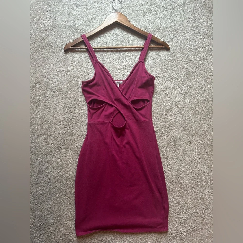 Elegant Berry Pink Sleeveless Dress - Picture 1 of 3